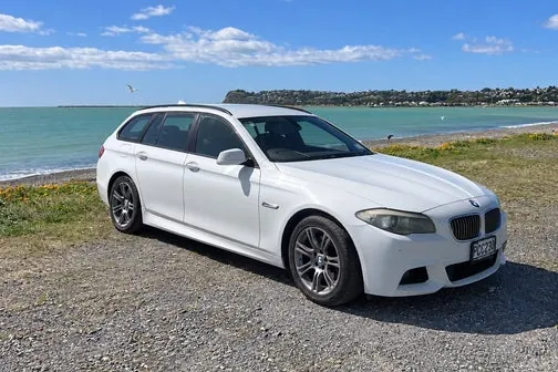 BMW 523I