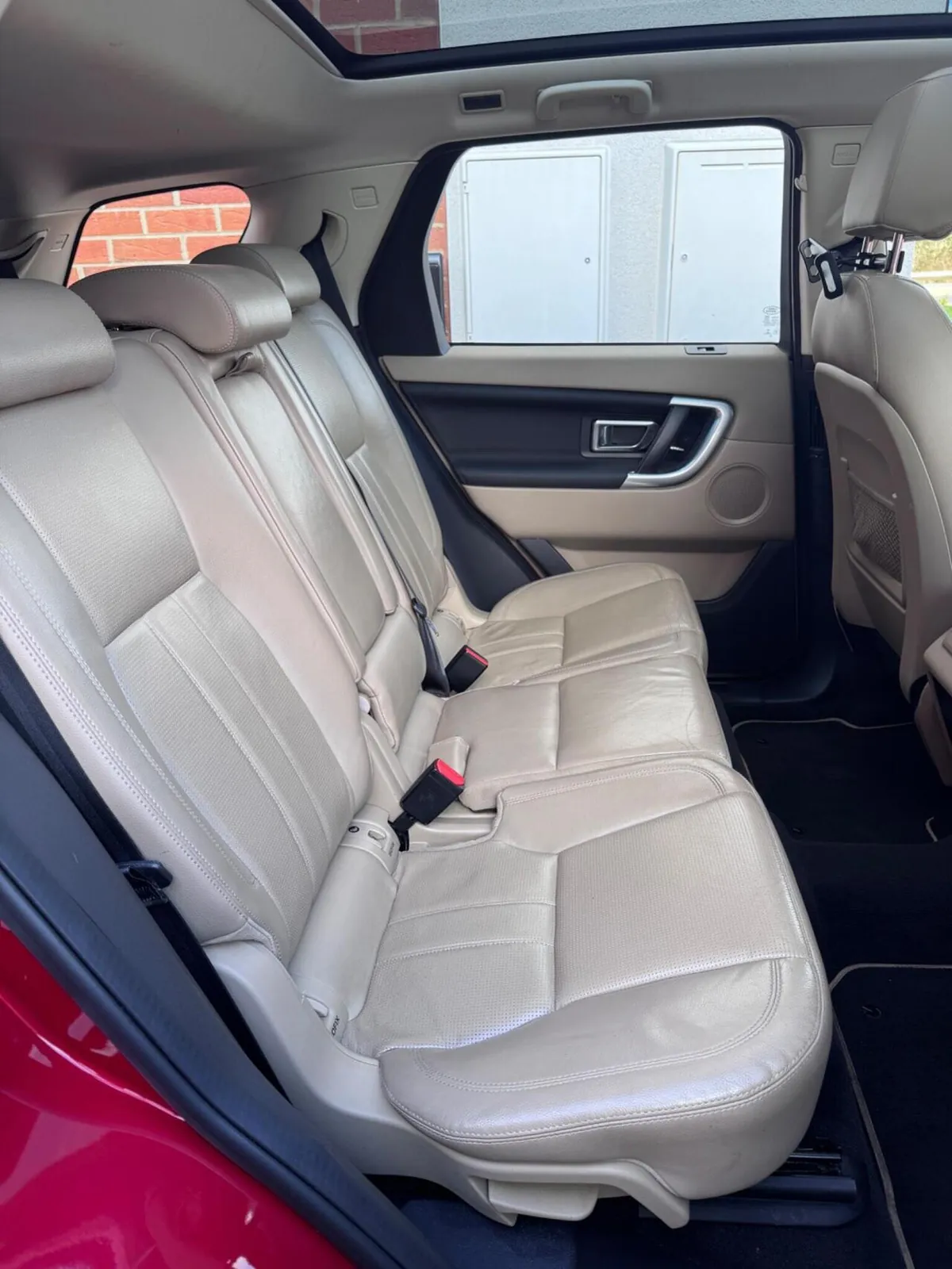 Land Rover Discovery Sport 2017 photo 3