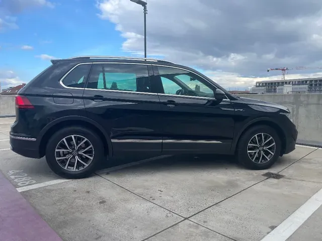 Volkswagen Tiguan 2021 photo 2