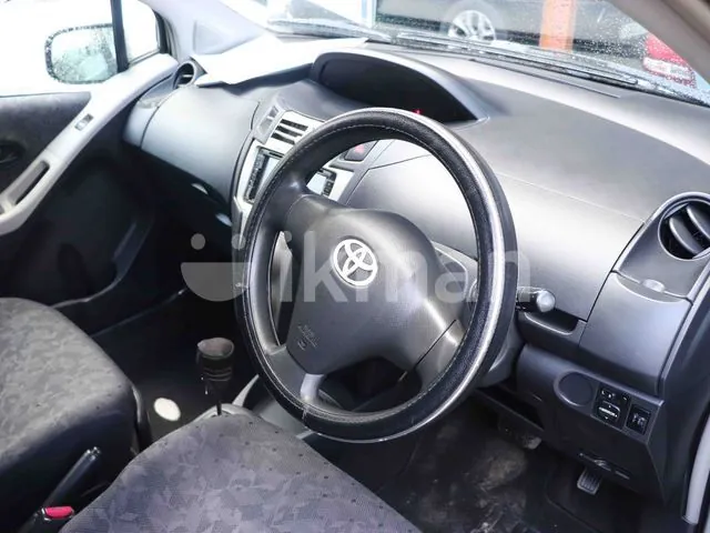Toyota Vitz 2009 photo 2