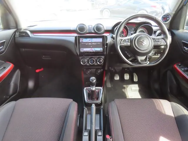 Suzuki Swift Sport 2019 photo 2