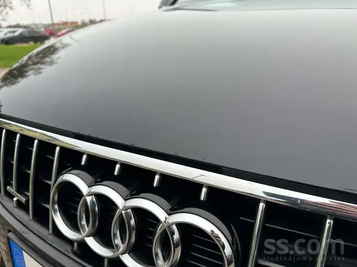 Audi Q7 2012 photo 4