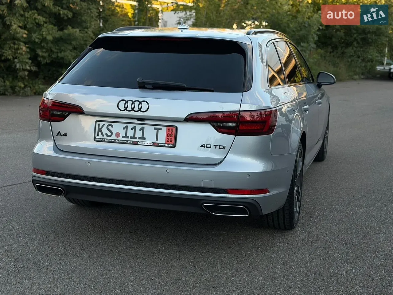 Audi A4 2018 photo 2