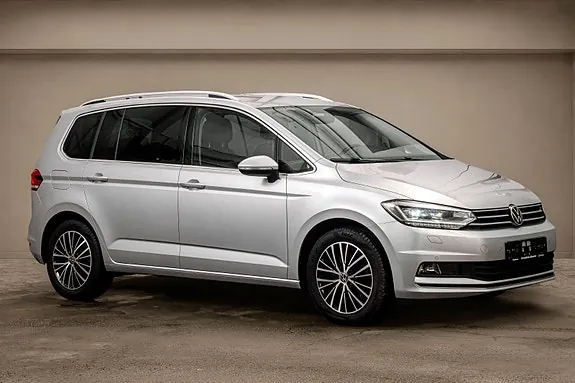Volkswagen Touran 2022 photo 2