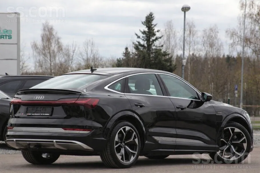 Audi E-Tron S 2021 photo 2