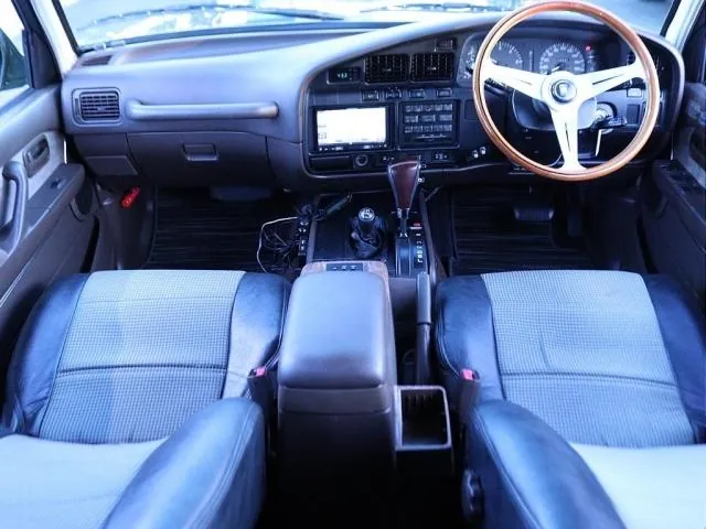 Toyota Land Cruiser 80 1993 photo 3