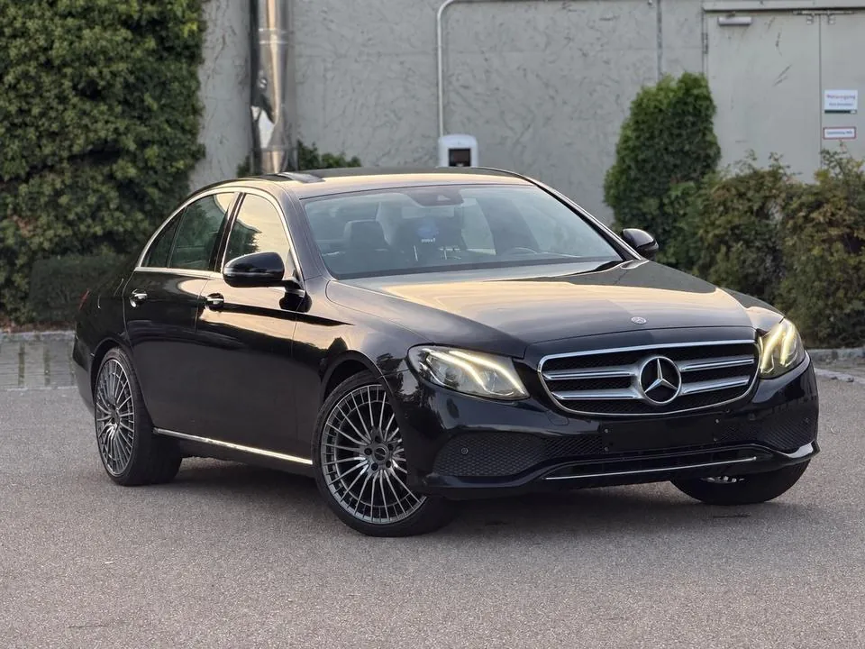 Mercedes-Benz E 220 D