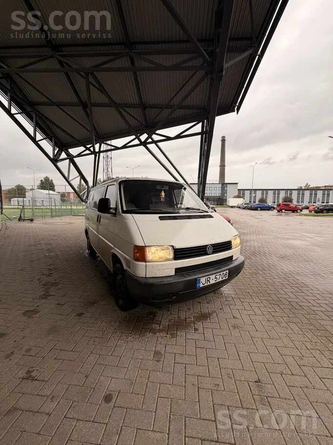 Volkswagen T4 1998 photo 3