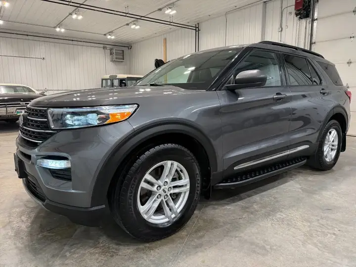 Ford Explorer 2021 photo 2