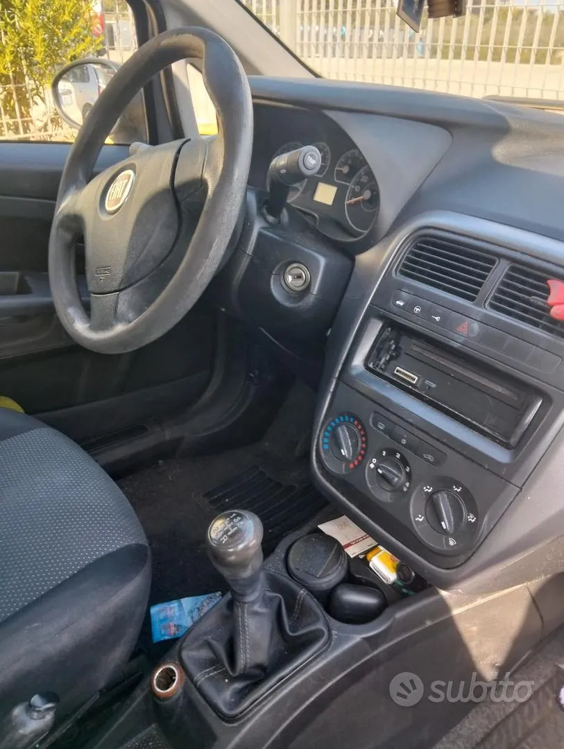 Fiat Grande Punto 2013 photo 5