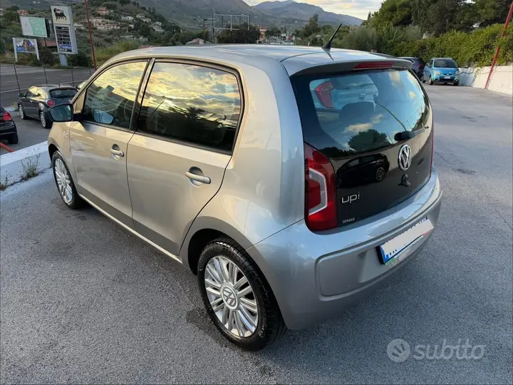 Volkswagen Up 2014 photo 4