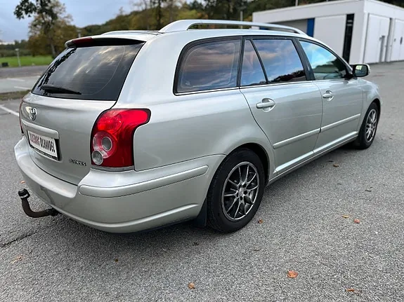 Toyota Avensis 2006 photo 4