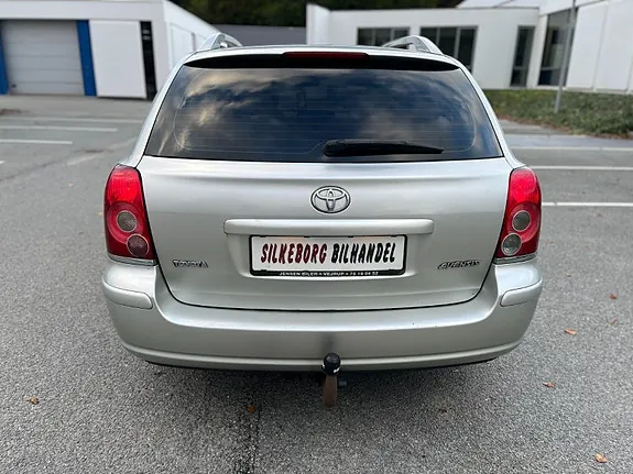 Toyota Avensis 2006 photo 5