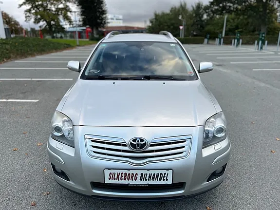 Toyota Avensis 2006 photo 2