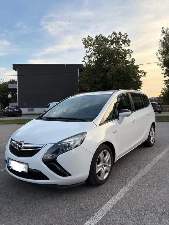 Opel Zafira 2013 photo 2