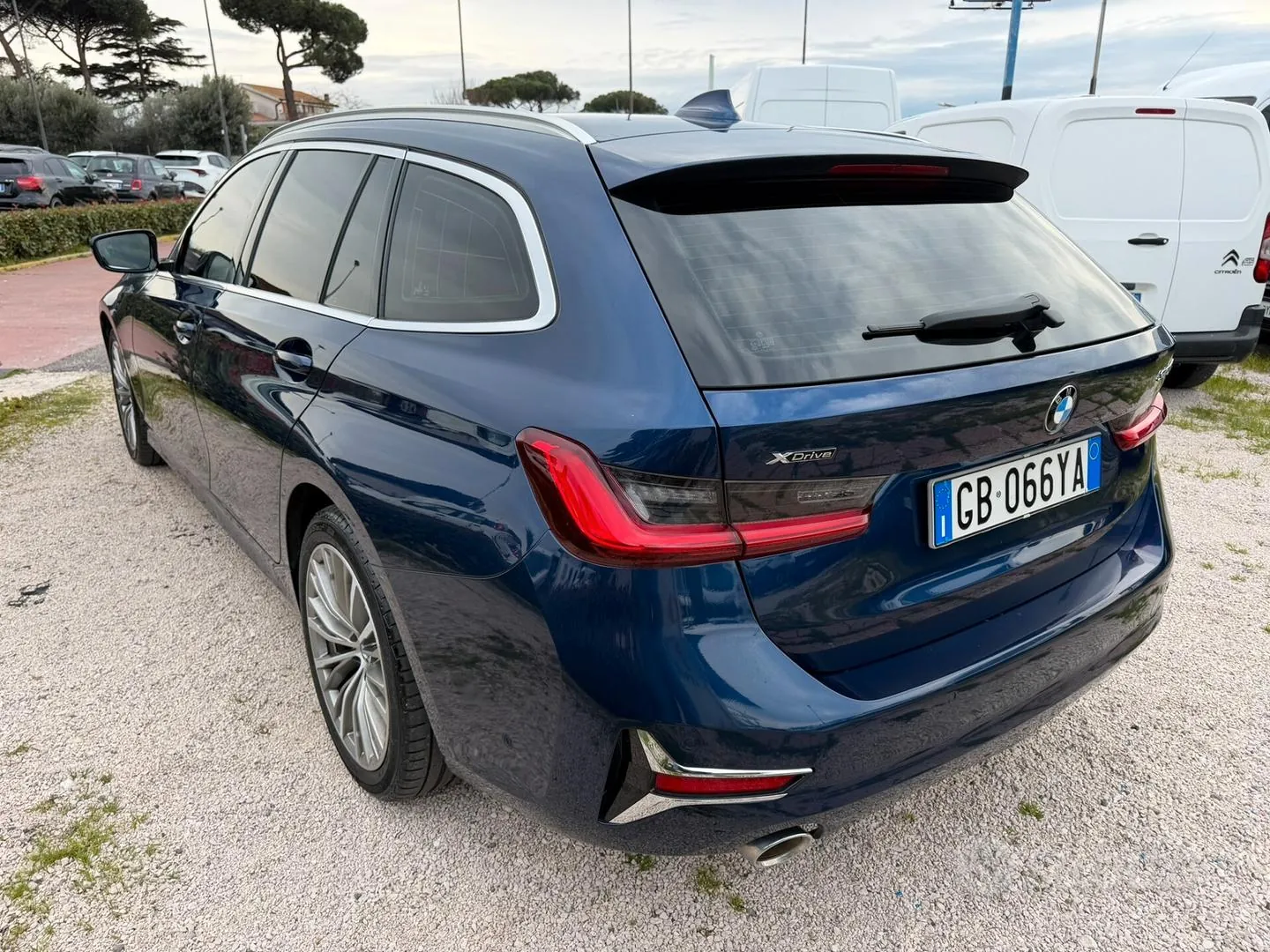 BMW 3 Series 2020 photo 3