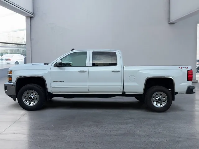 Chevrolet Silverado 2500Hd 2017 photo 2