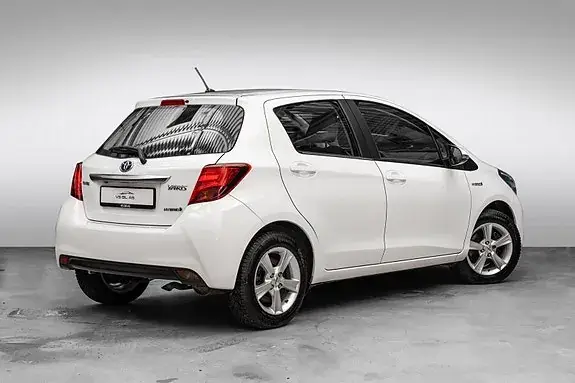 Toyota Yaris 2015 photo 2