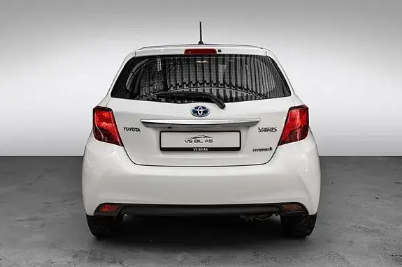 Toyota Yaris 2015 photo 4