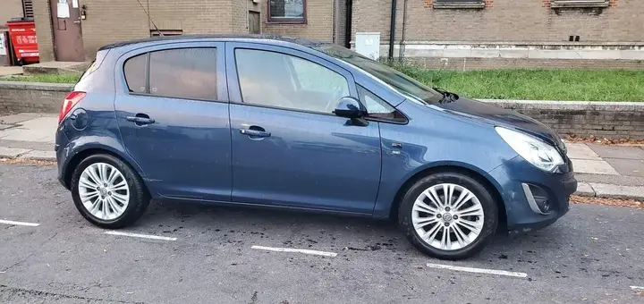 Vauxhall Corsa 2011 photo 3