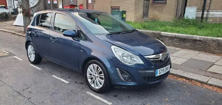 Vauxhall Corsa 2011 photo 2