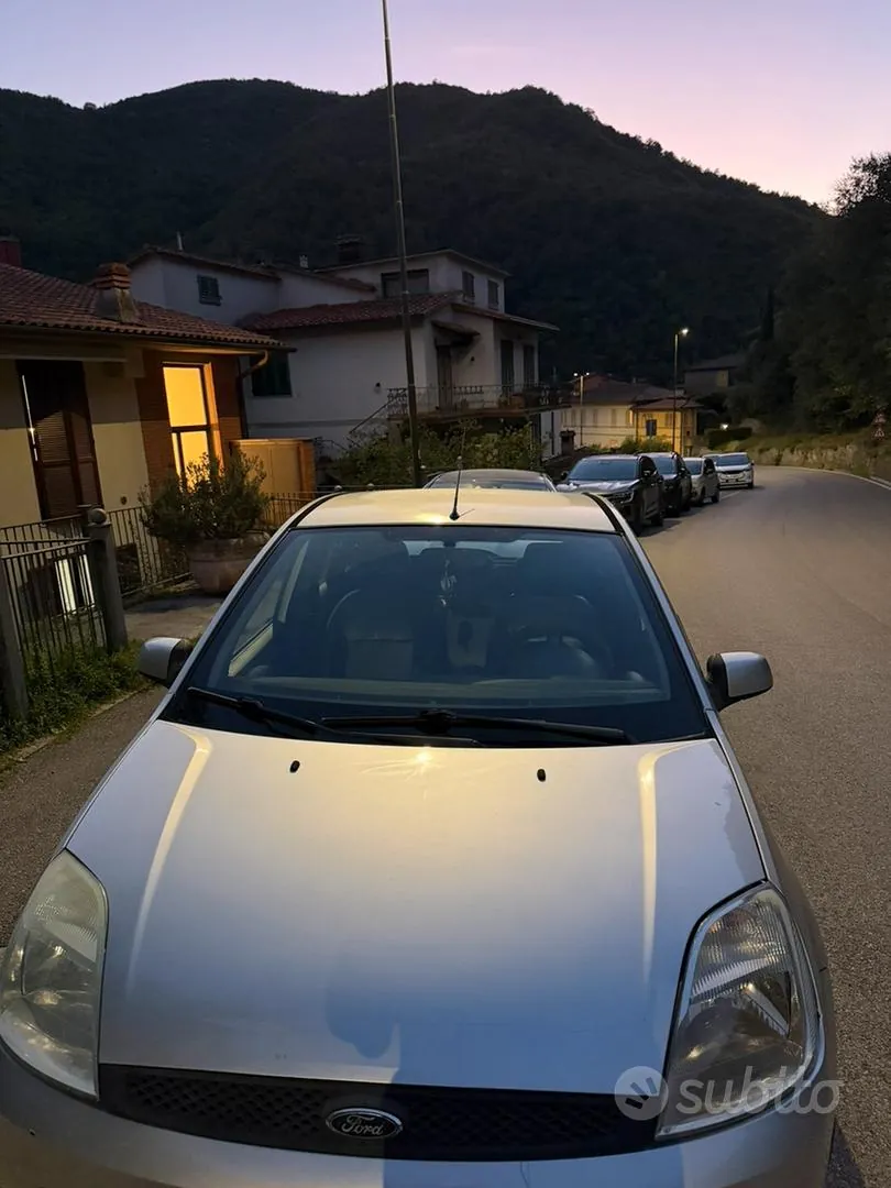 Ford Fiesta 2005 photo 4