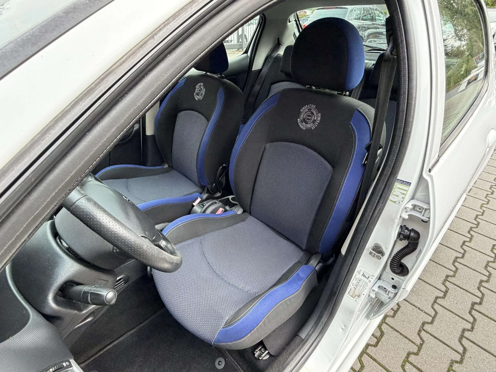Peugeot 206 2013 photo 3