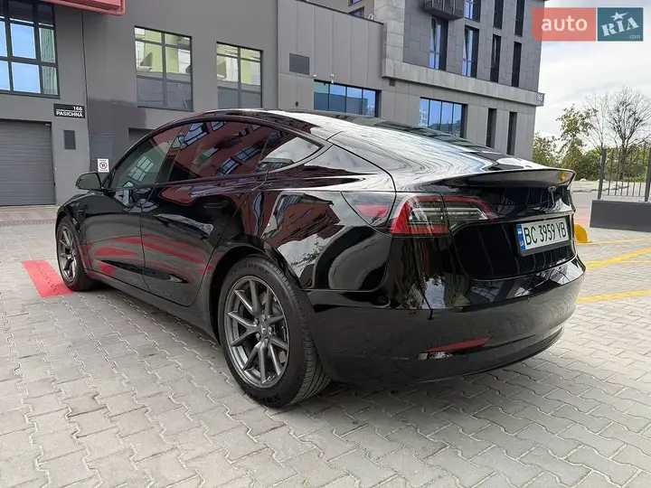 Tesla Model 3 2022 photo 4
