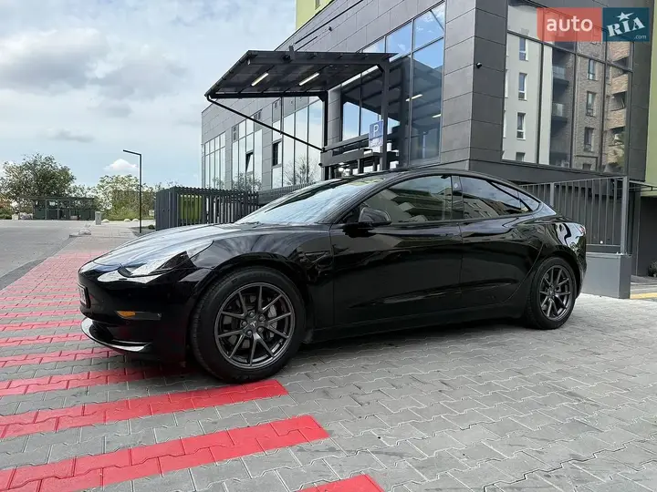 Tesla Model 3 2022 photo 2
