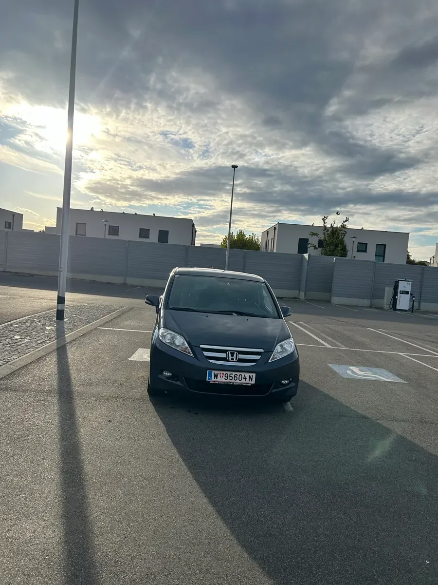 Honda Fr-V 2005 photo 3