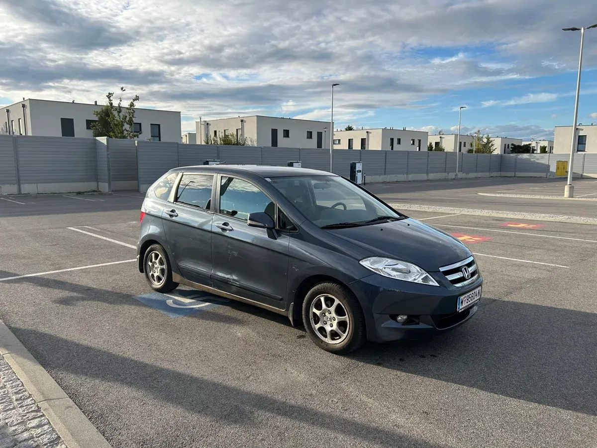 Honda Fr-V 2005 photo 2