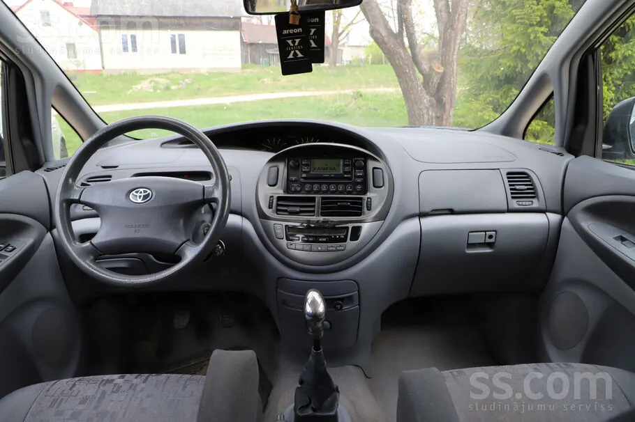Toyota Previa 2002 photo 5