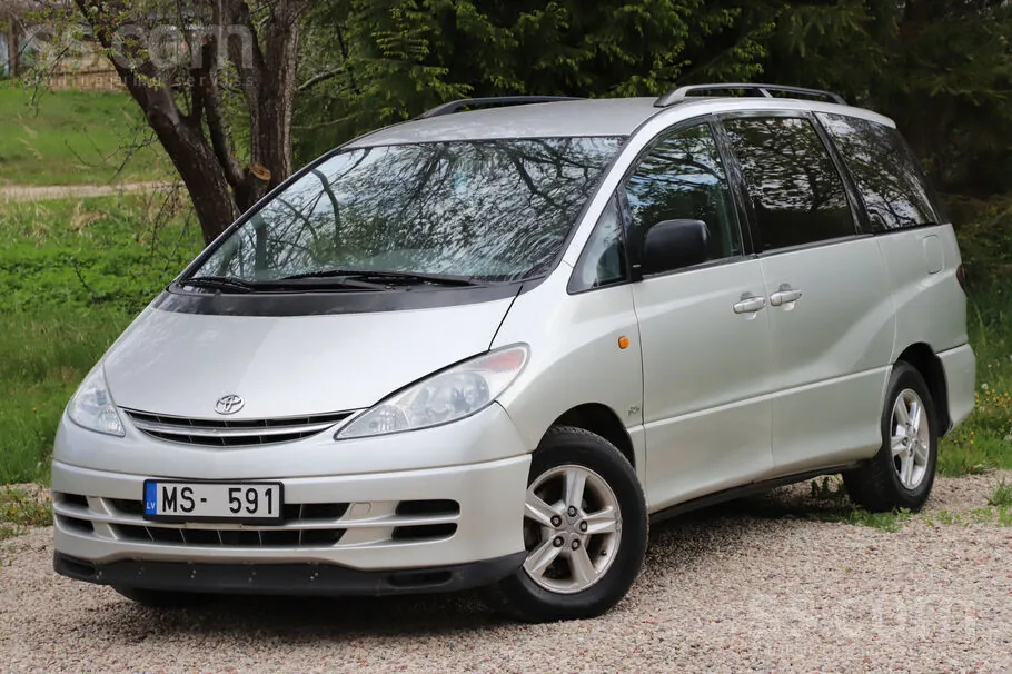 Toyota Previa 2002 photo 2