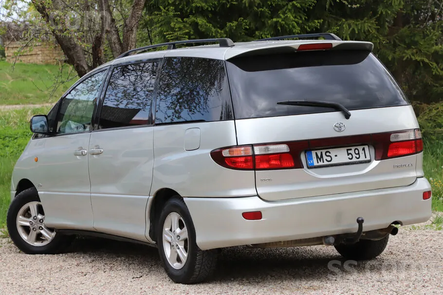 Toyota Previa 2002 photo 4
