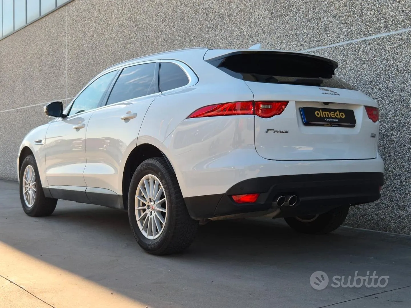 Jaguar F-Pace 2017 photo 5
