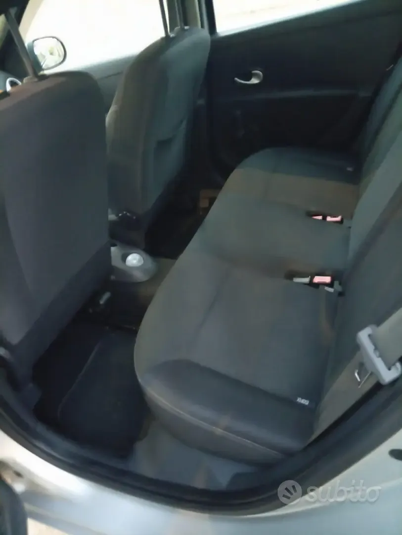 Renault Clio 2011 photo 4