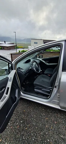 Toyota Yaris 2011 photo 5