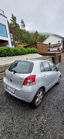 Toyota Yaris 2011 photo 4