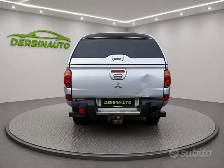 Mitsubishi L200 2015 photo 4