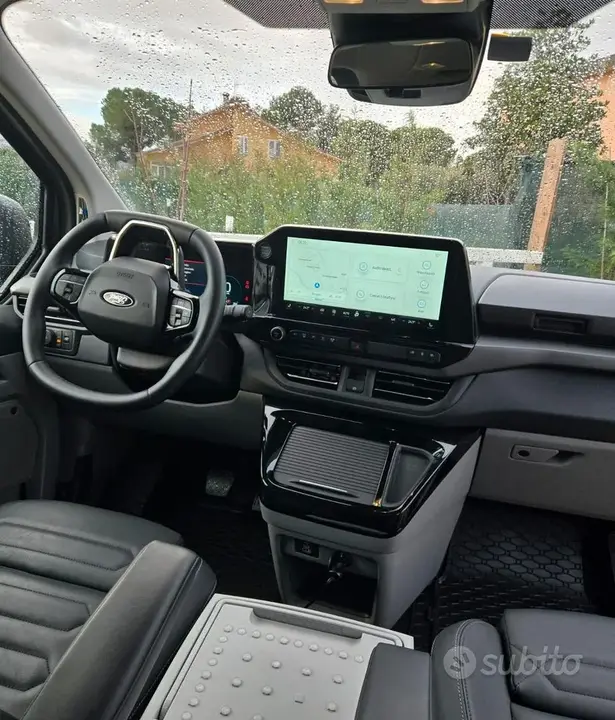 Ford Tourneo Custom 2025 photo 4