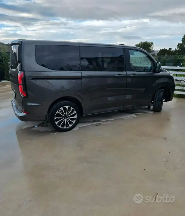 Ford Tourneo Custom 2025 photo 3