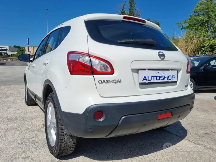 Nissan Qashqai 2011 photo 2