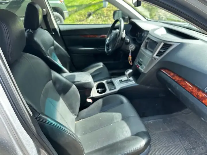 Subaru Outback 2012 photo 3