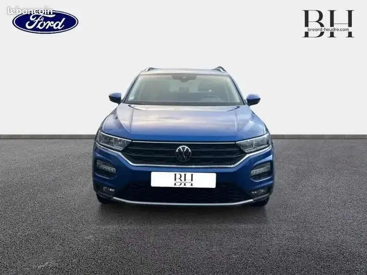 Volkswagen T-Roc 2021 photo 2