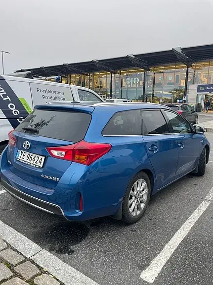 Toyota Auris 2014 photo 2