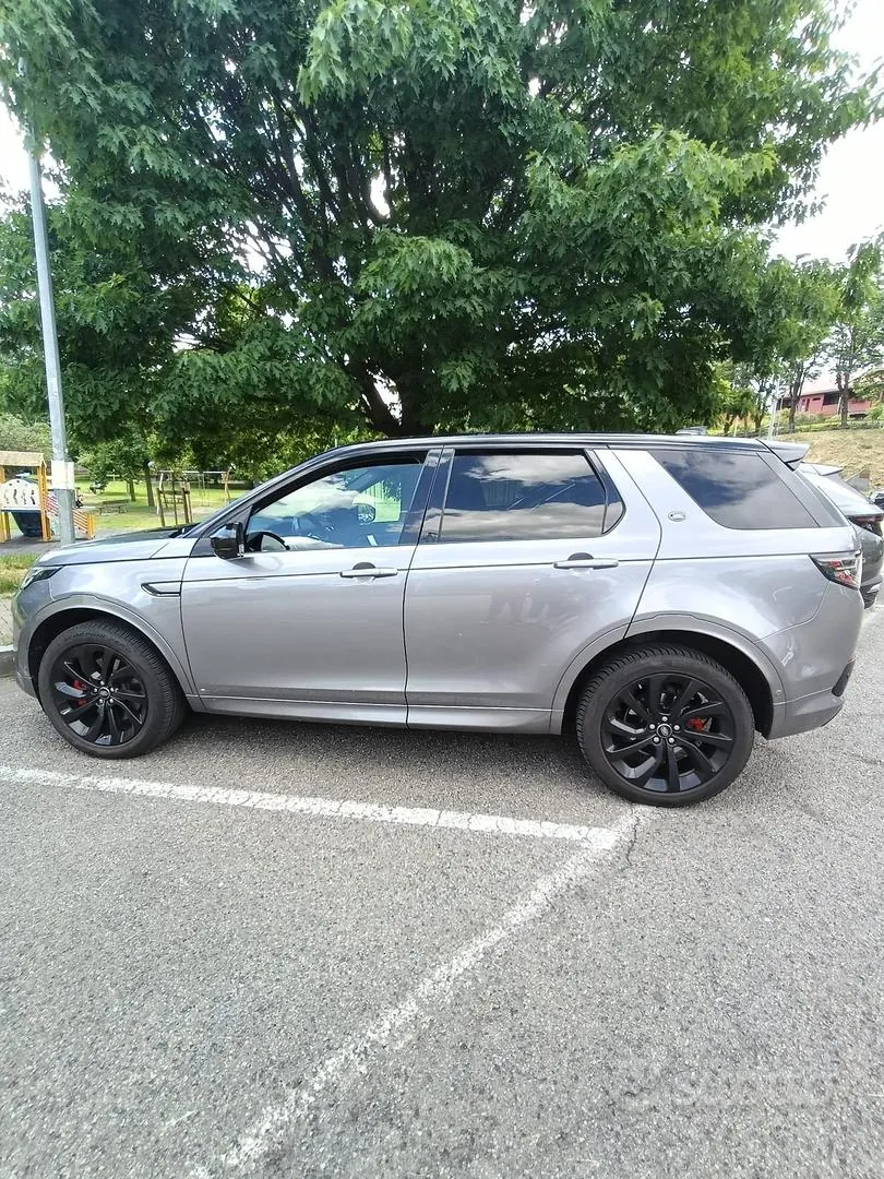 Land Rover Discovery Sport 2021 photo 2