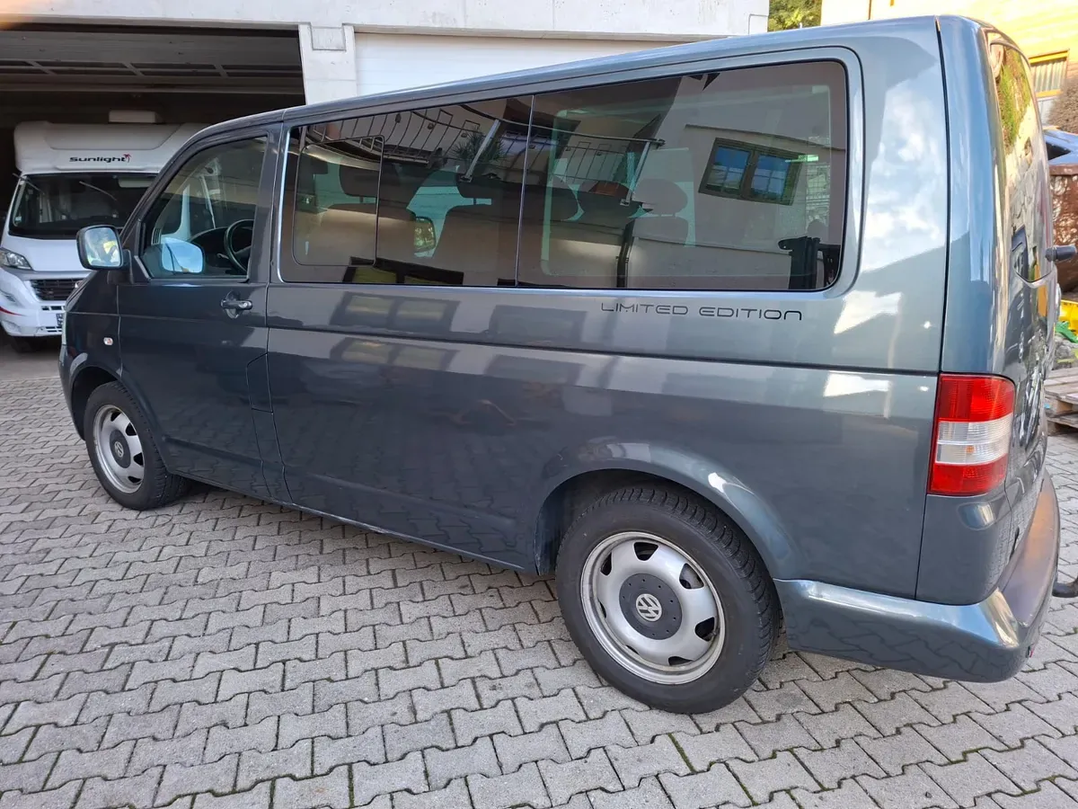Volkswagen Caravelle 2008 photo 3