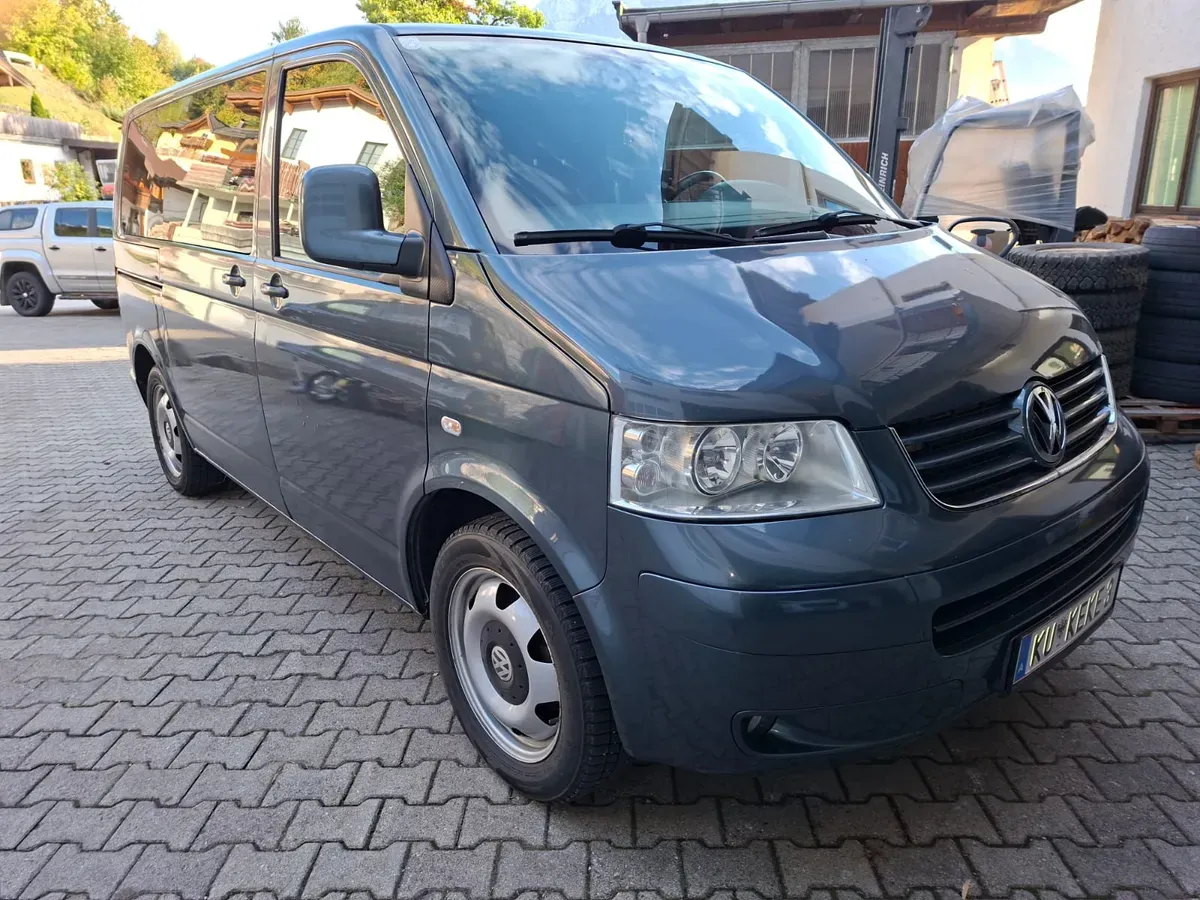 Volkswagen Caravelle 2008 photo 2