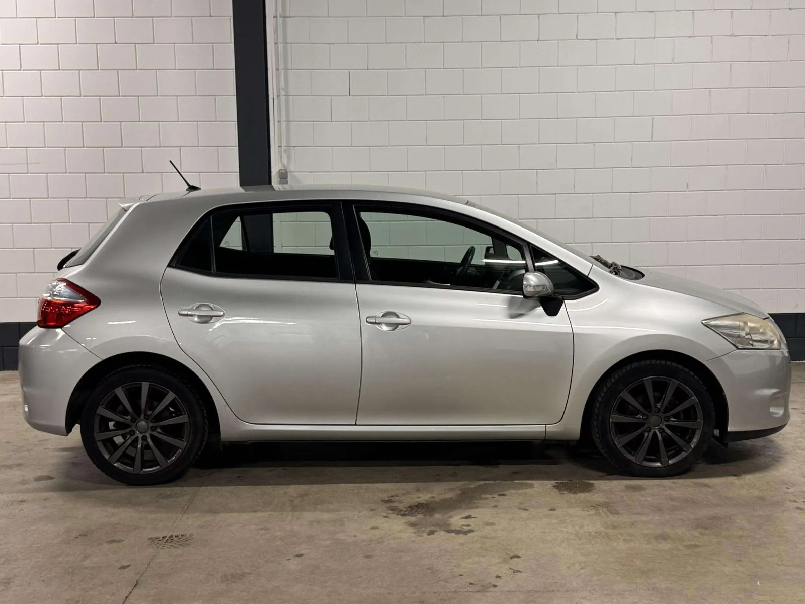 Toyota Auris 2012 photo 4