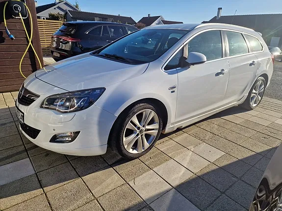 Opel Astra 2011 photo 5